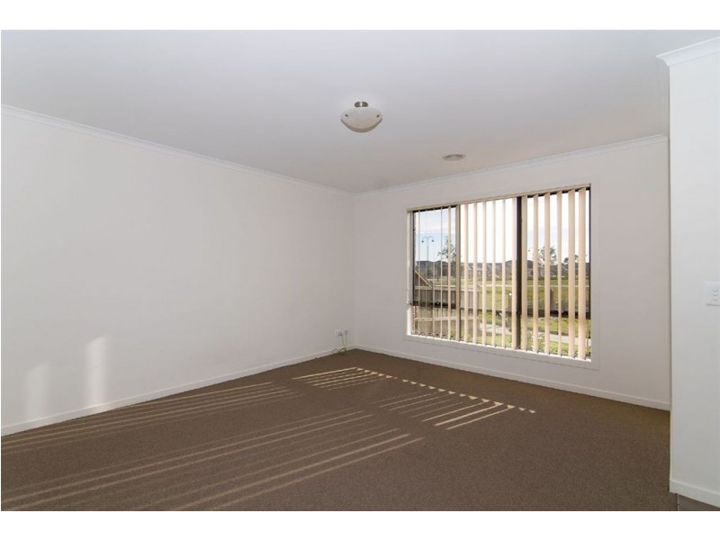 11 Banfield Place, Lyndhurst VIC 3975