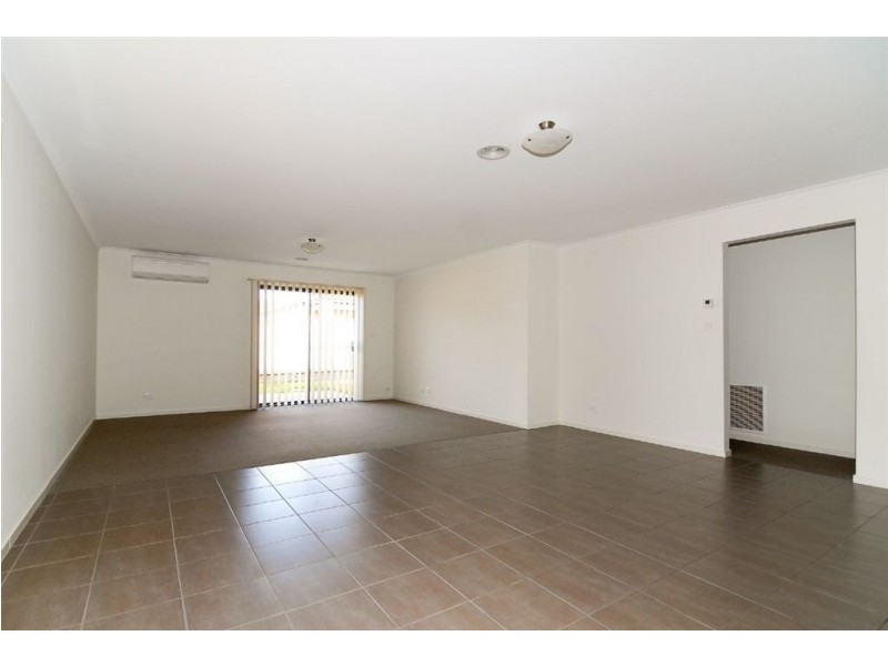 11 Banfield Place, Lyndhurst VIC 3975