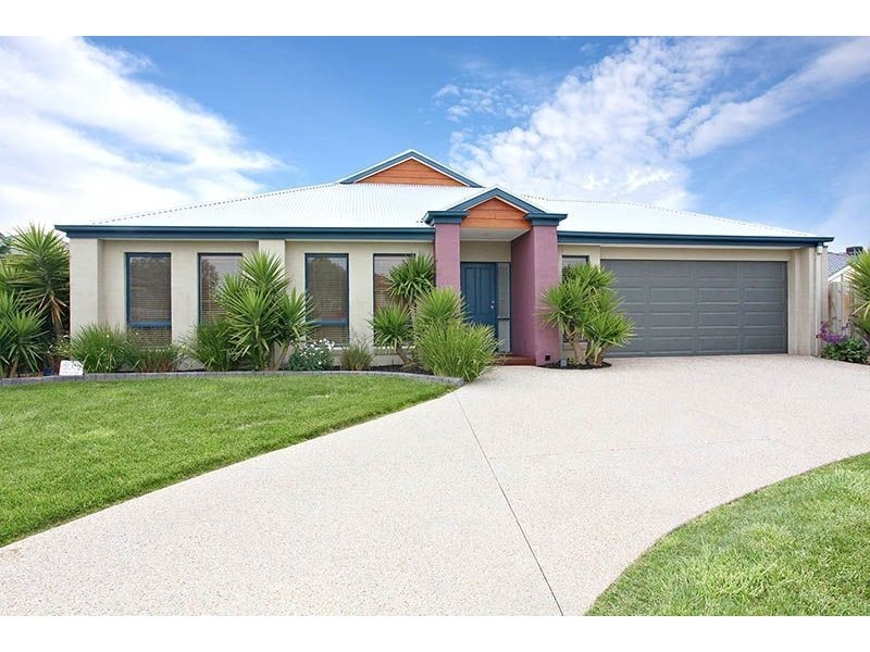6 Harford Close, Lynbrook VIC 3975