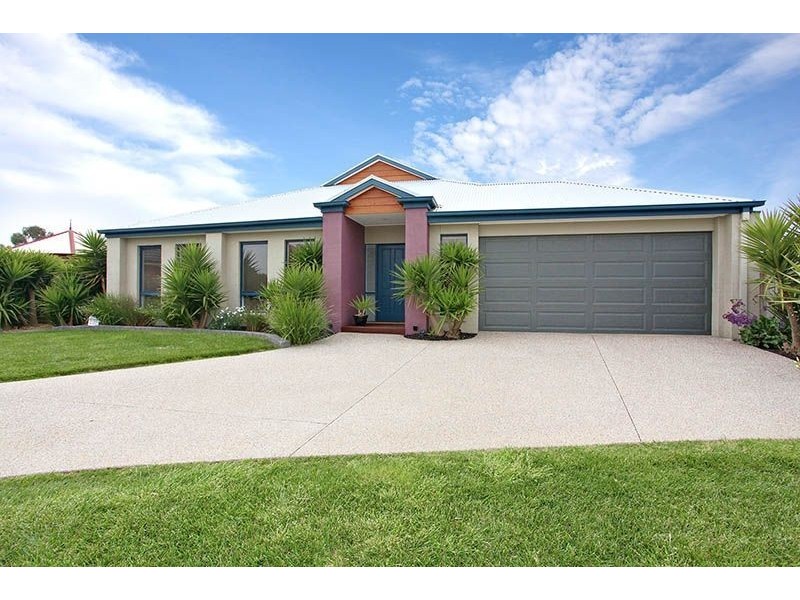 6 Harford Close, Lynbrook VIC 3975