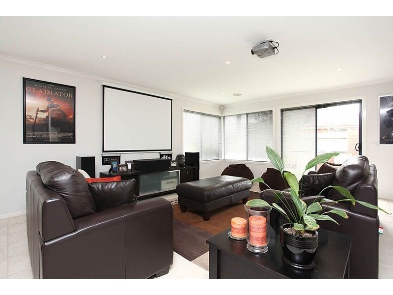 6 Harford Close, Lynbrook VIC 3975