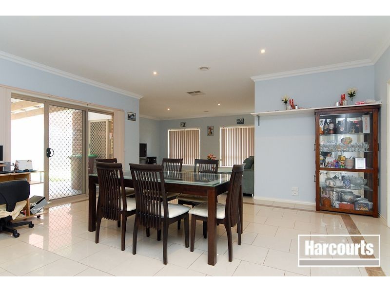 90 Aylmer Road, Lynbrook VIC 3975