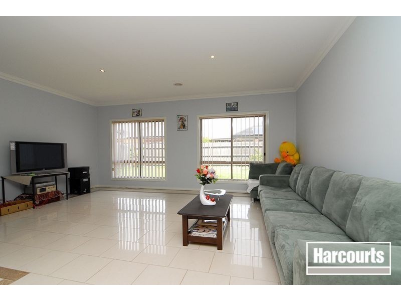 90 Aylmer Road, Lynbrook VIC 3975