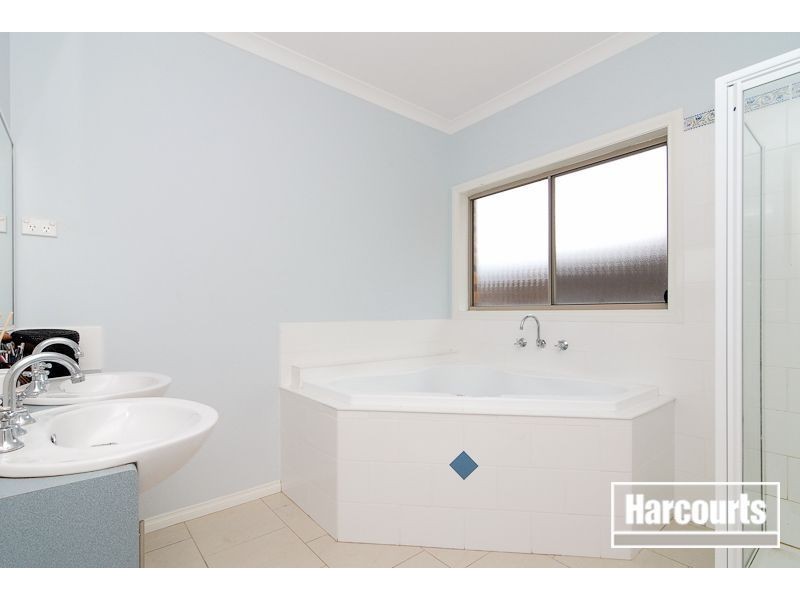 90 Aylmer Road, Lynbrook VIC 3975