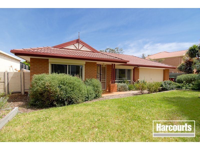 29 Hutchinson Drive, Lynbrook VIC 3975