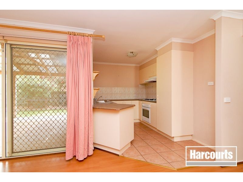 29 Hutchinson Drive, Lynbrook VIC 3975