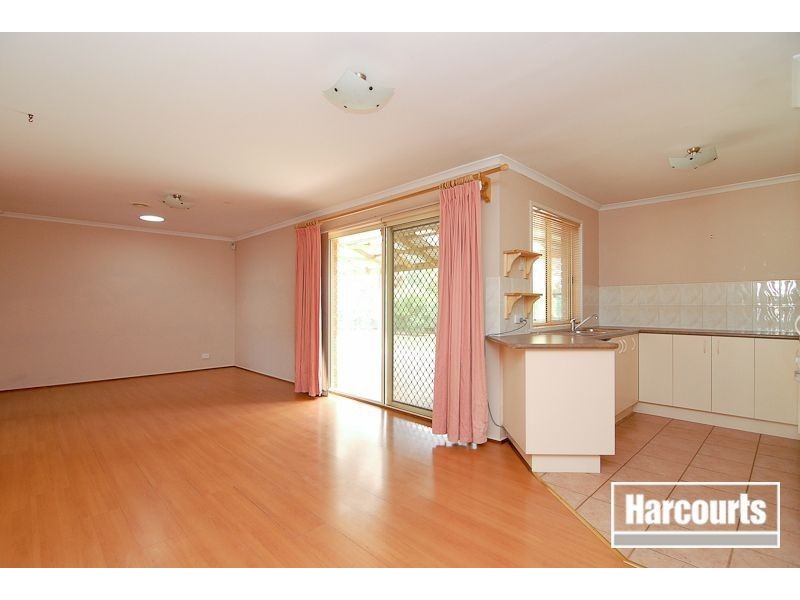 29 Hutchinson Drive, Lynbrook VIC 3975