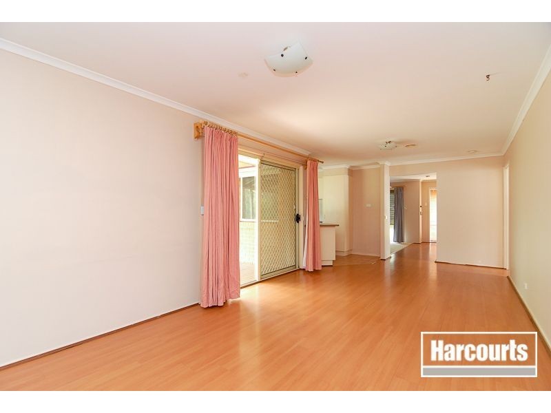 29 Hutchinson Drive, Lynbrook VIC 3975