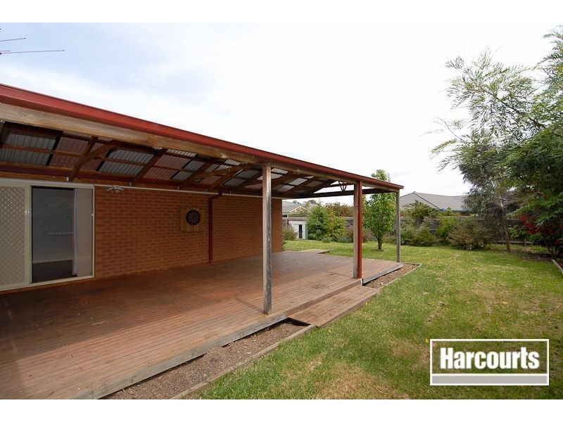 29 Hutchinson Drive, Lynbrook VIC 3975