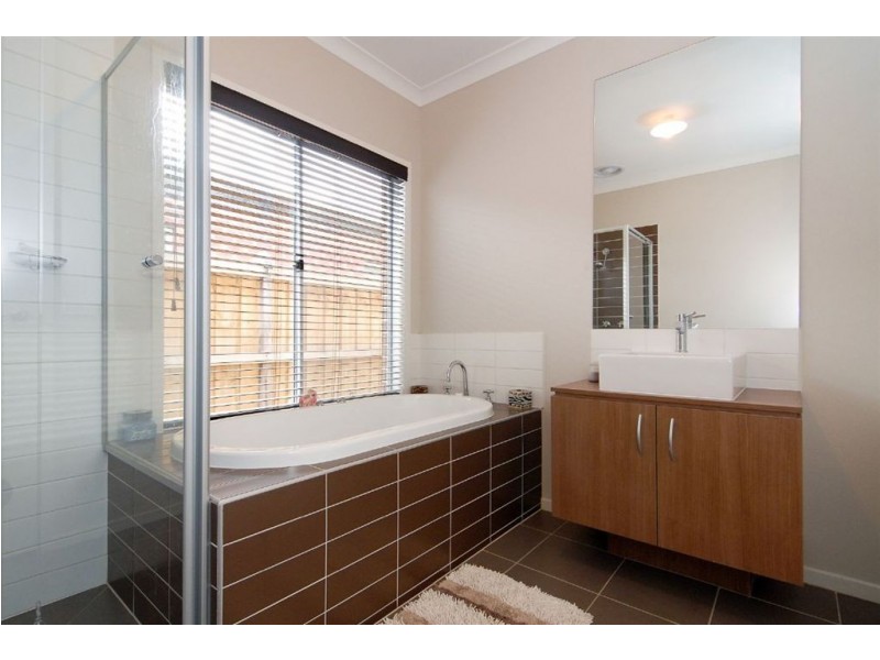 34 Island Circuit, Lyndhurst VIC 3975