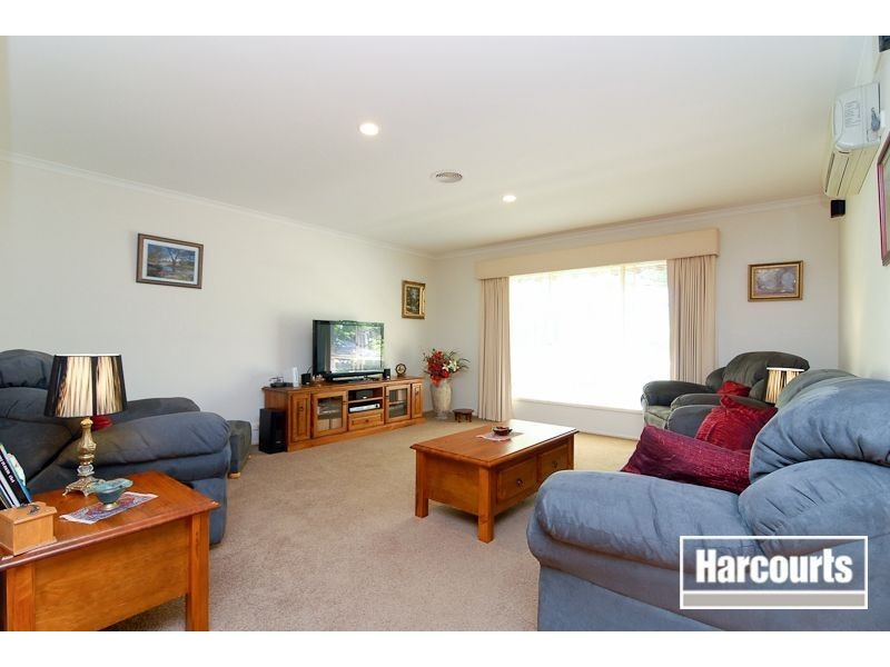 15 Tranter Square, Lynbrook VIC 3975