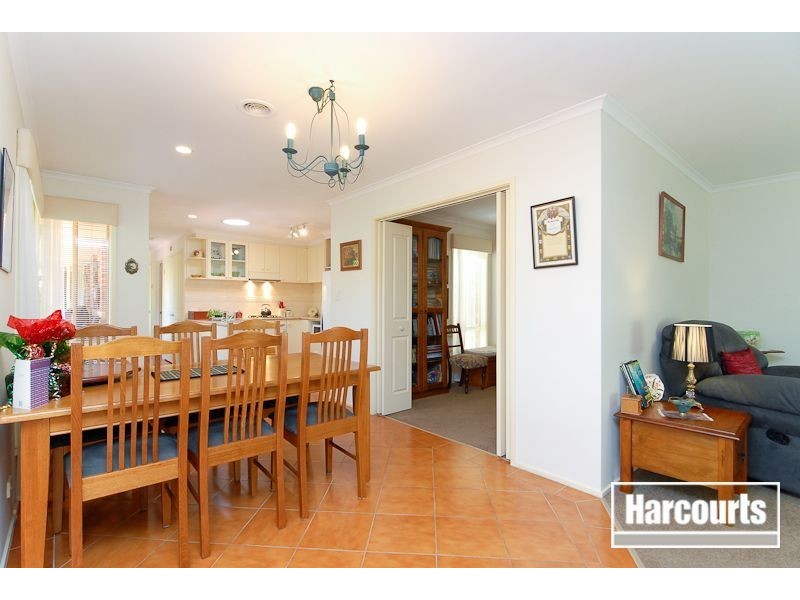 15 Tranter Square, Lynbrook VIC 3975