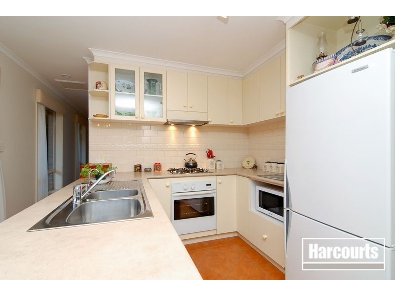 15 Tranter Square, Lynbrook VIC 3975