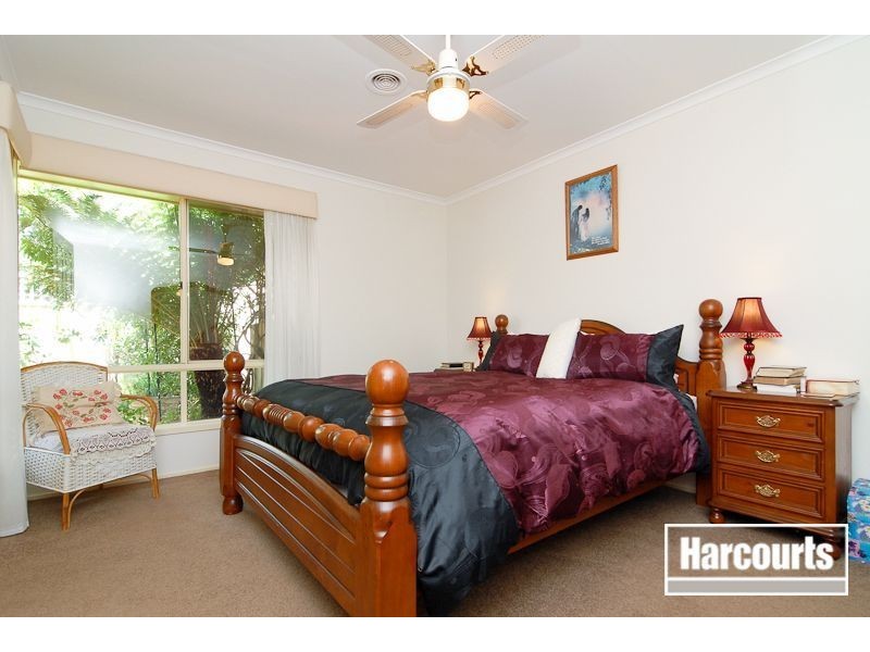 15 Tranter Square, Lynbrook VIC 3975