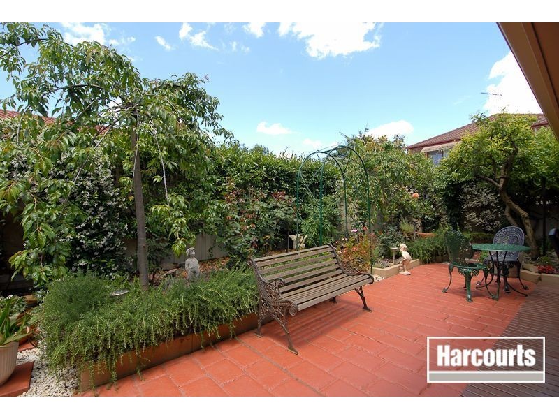 15 Tranter Square, Lynbrook VIC 3975