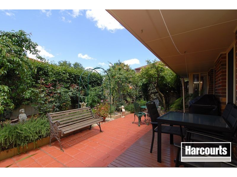 15 Tranter Square, Lynbrook VIC 3975