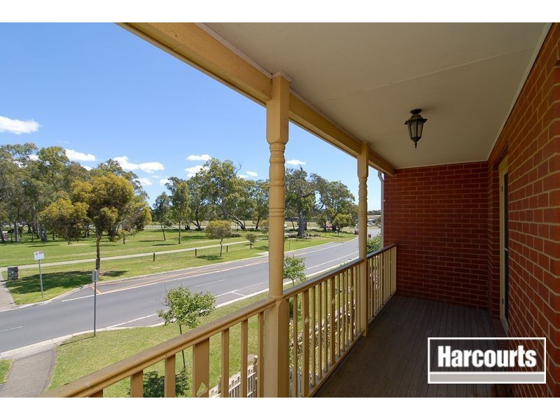 60 Paterson Drive, Lynbrook VIC 3975