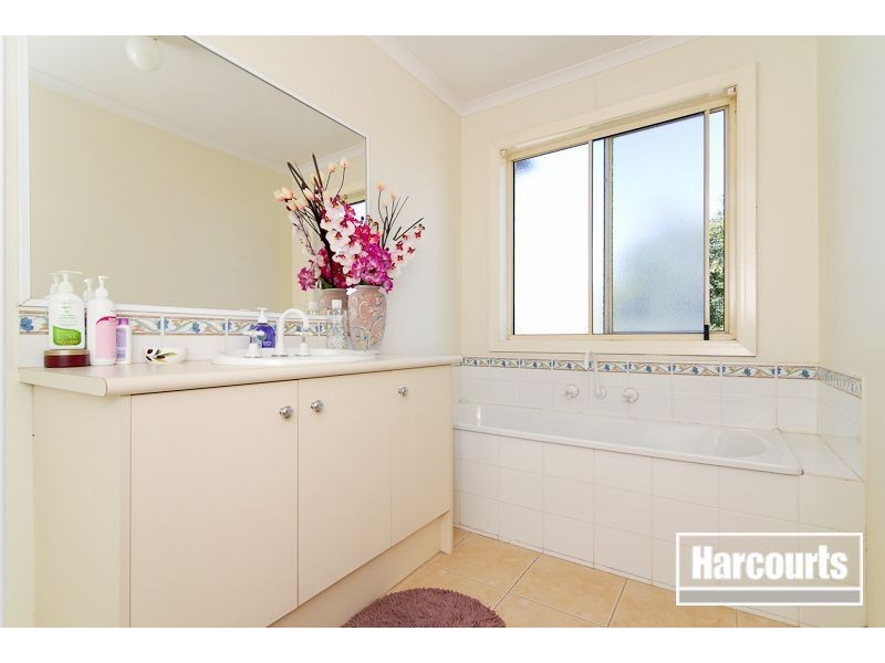 60 Paterson Drive, Lynbrook VIC 3975