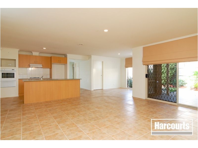21 May Gibbs Crescent, Lynbrook VIC 3975
