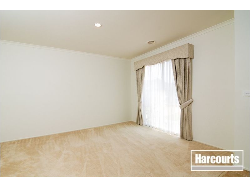 21 May Gibbs Crescent, Lynbrook VIC 3975