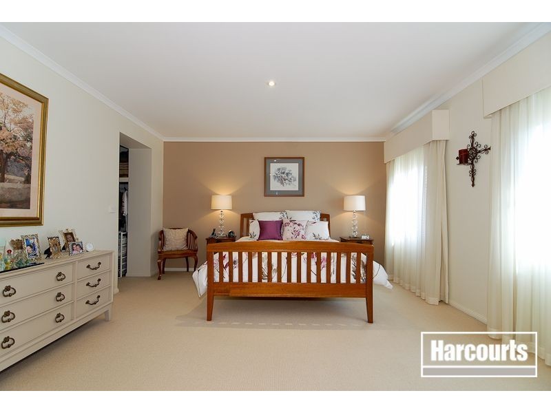 1 Sugarloaf Avenue, Lynbrook VIC 3975