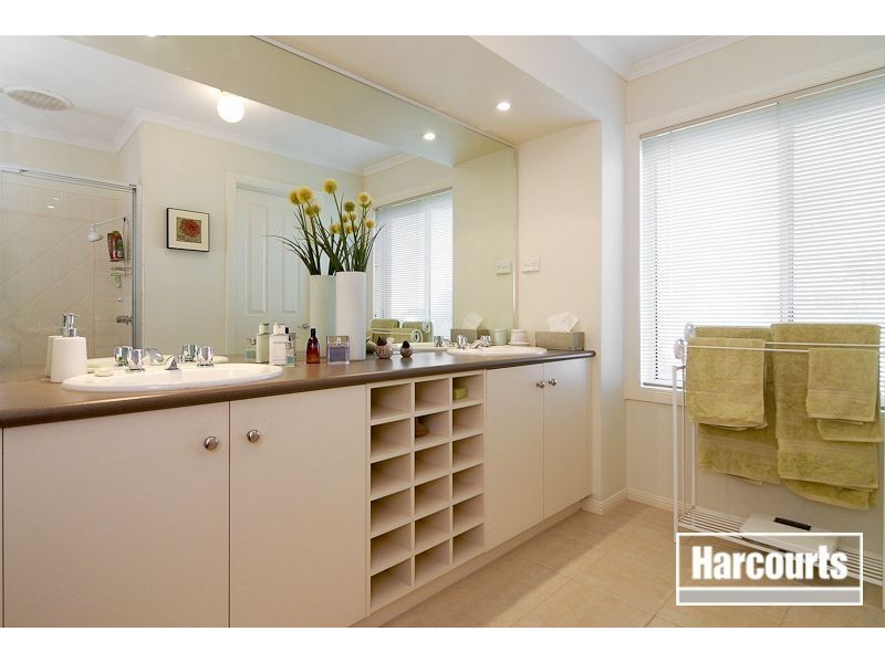 1 Sugarloaf Avenue, Lynbrook VIC 3975