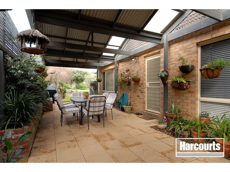 1 Sugarloaf Avenue, Lynbrook VIC 3975