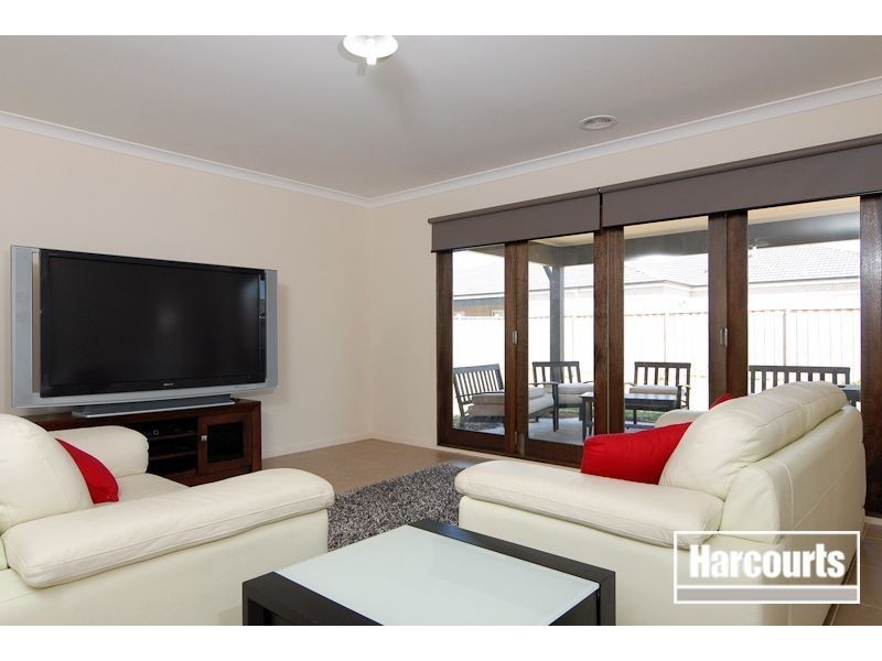 13 Honeybark Crescent, Lyndhurst VIC 3975