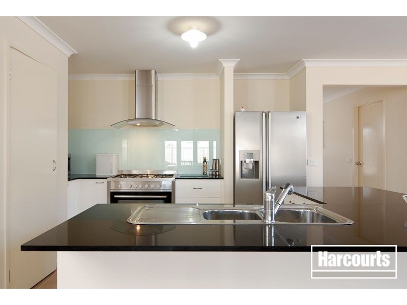 13 Honeybark Crescent, Lyndhurst VIC 3975