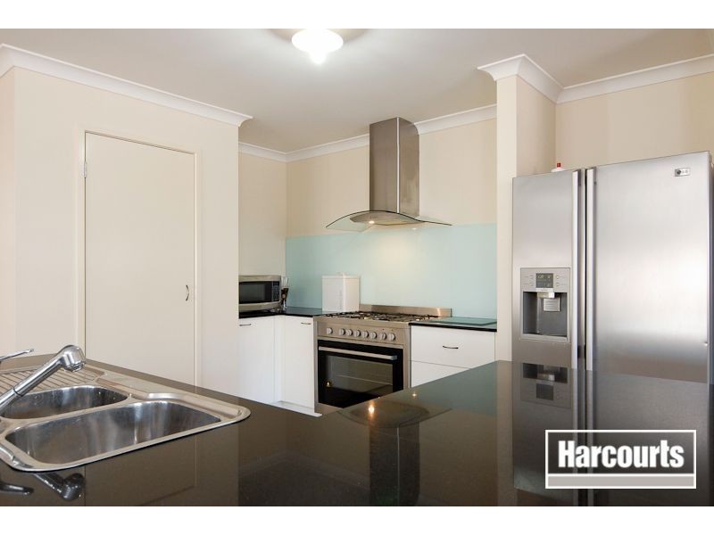 13 Honeybark Crescent, Lyndhurst VIC 3975