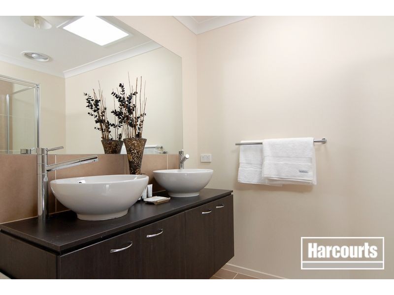 13 Honeybark Crescent, Lyndhurst VIC 3975