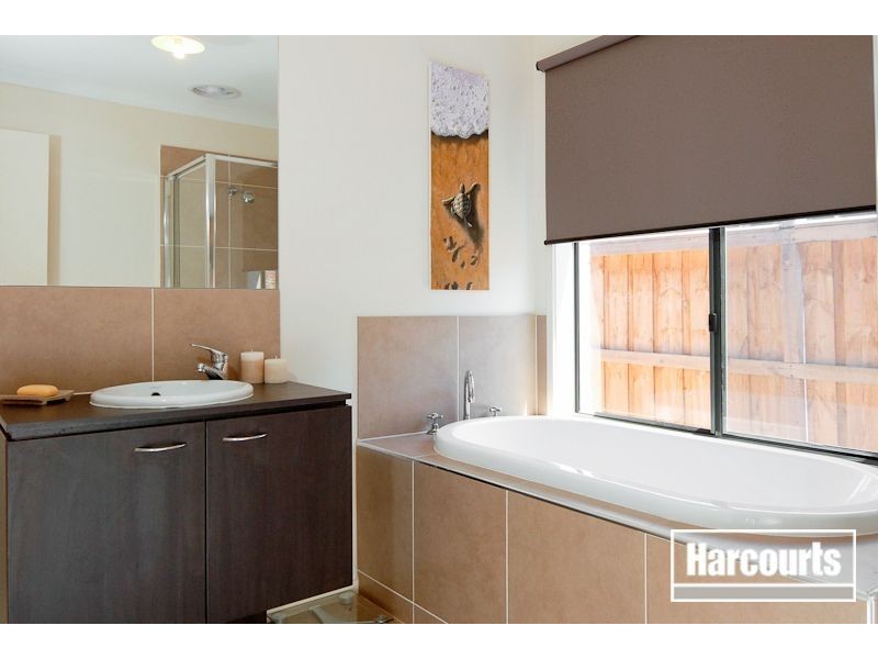 13 Honeybark Crescent, Lyndhurst VIC 3975