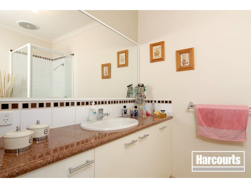 1/24 Silver Creek Drive, Lynbrook VIC 3975