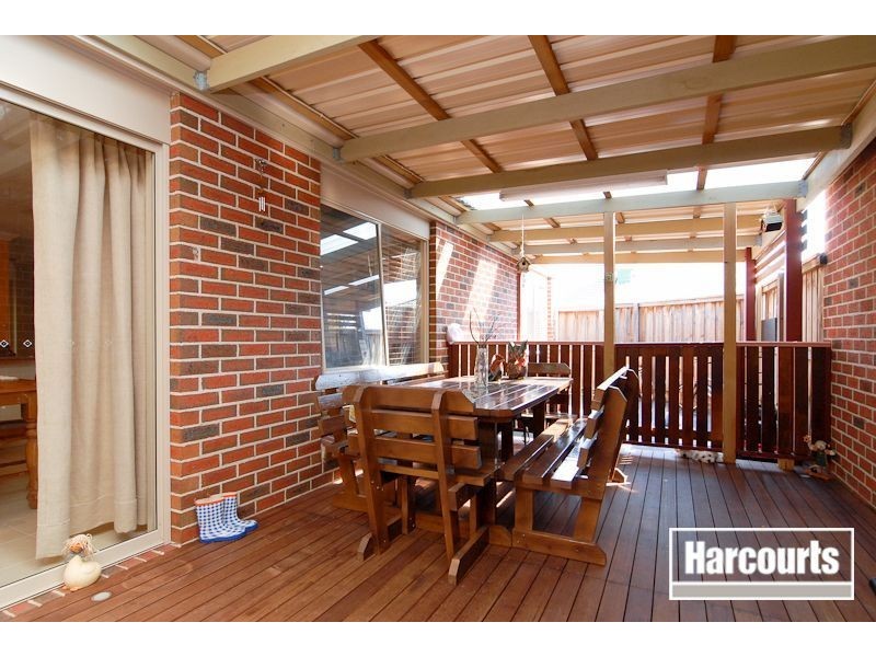 1/24 Silver Creek Drive, Lynbrook VIC 3975