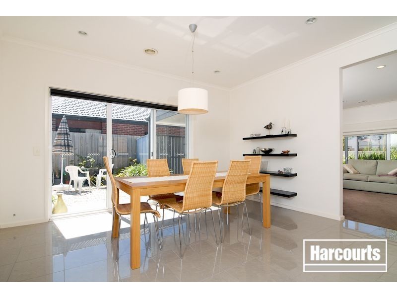 5 Paterson Drive, Lynbrook VIC 3975