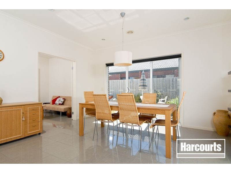 5 Paterson Drive, Lynbrook VIC 3975