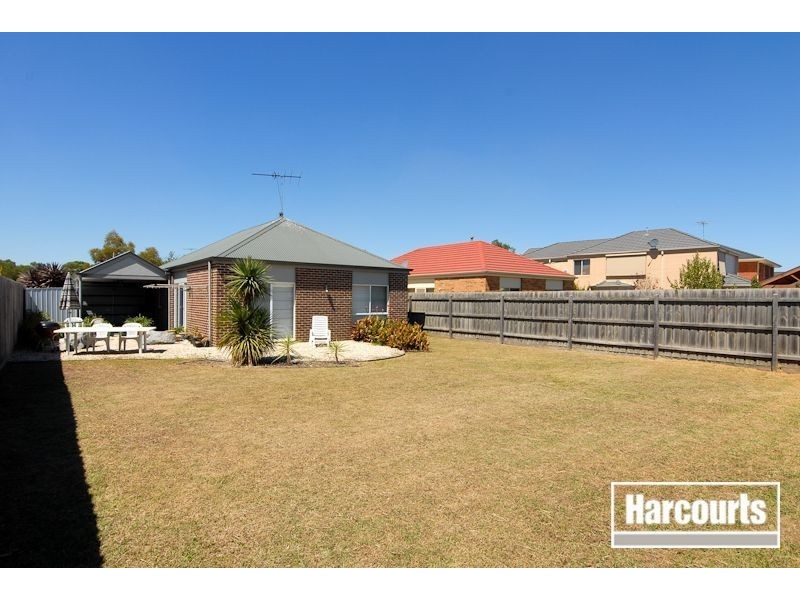 5 Paterson Drive, Lynbrook VIC 3975