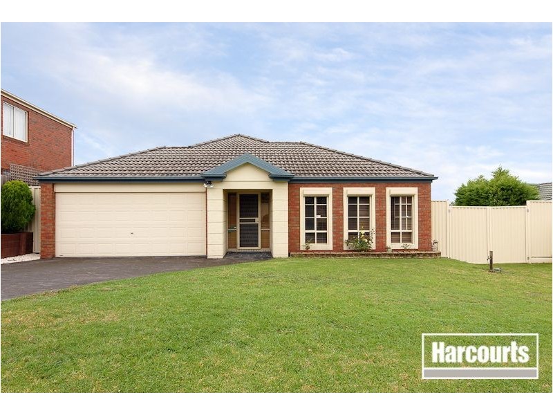 9 St Bernards Crescent, Lynbrook VIC 3975