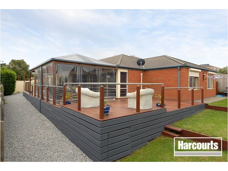 9 St Bernards Crescent, Lynbrook VIC 3975