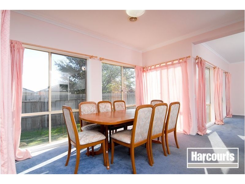 39 Glenshee Drive, Lynbrook VIC 3975