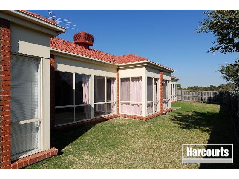 39 Glenshee Drive, Lynbrook VIC 3975