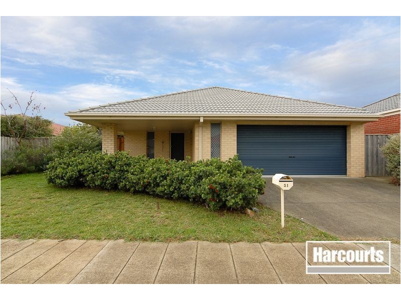 51 Astley Wynd, Lynbrook VIC 3975
