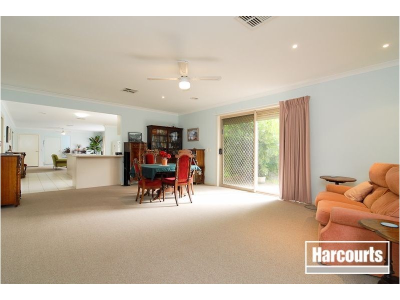 51 Astley Wynd, Lynbrook VIC 3975