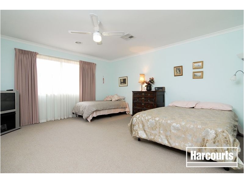 51 Astley Wynd, Lynbrook VIC 3975