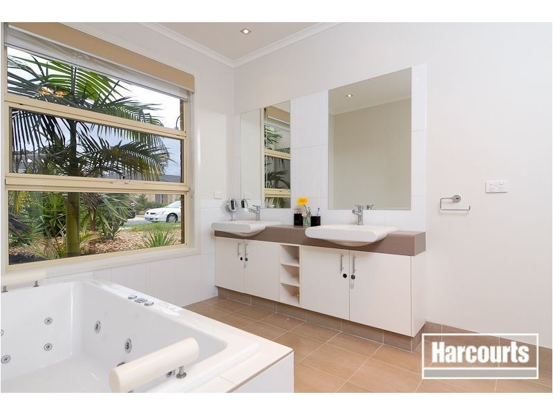 13 Caribbean Pine Court, Lyndhurst VIC 3975