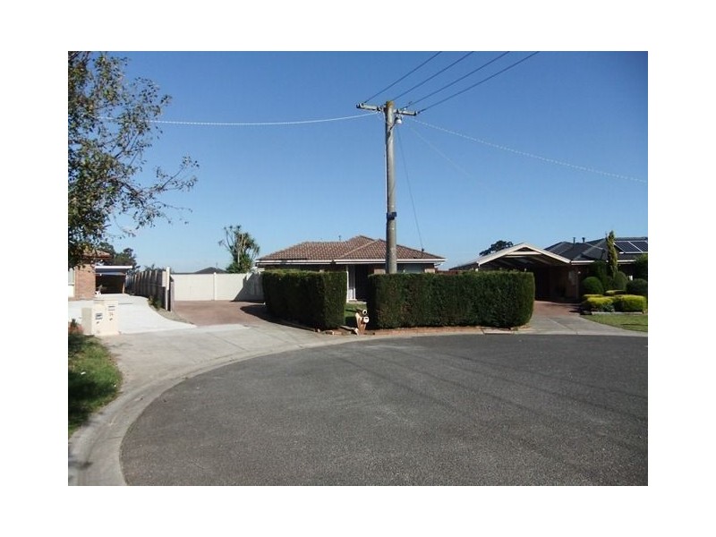 16 Reeves Court, Hampton Park VIC 3976