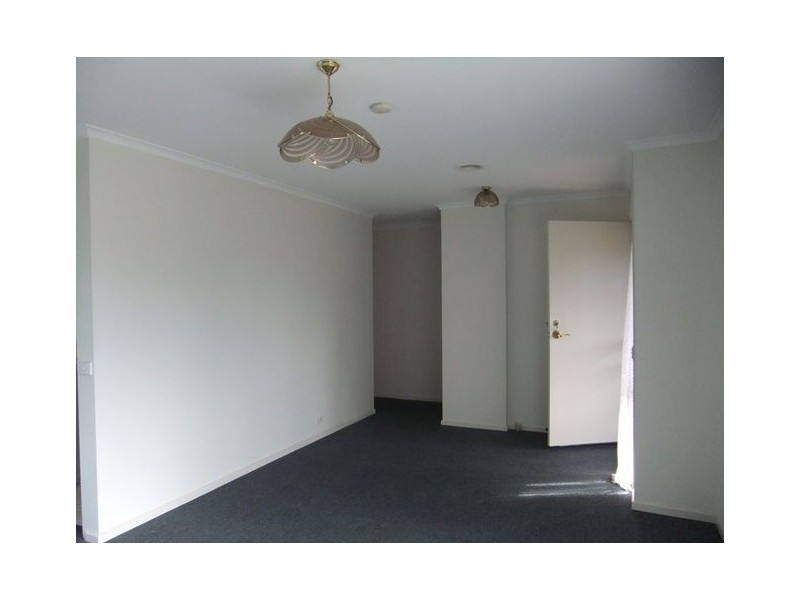 16 Reeves Court, Hampton Park VIC 3976