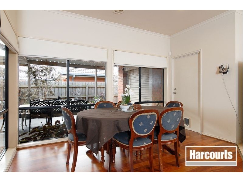 18 St Bernards Crescent, Lynbrook VIC 3975