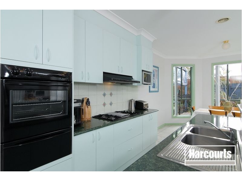 8 Durack Avenue, Lynbrook VIC 3975