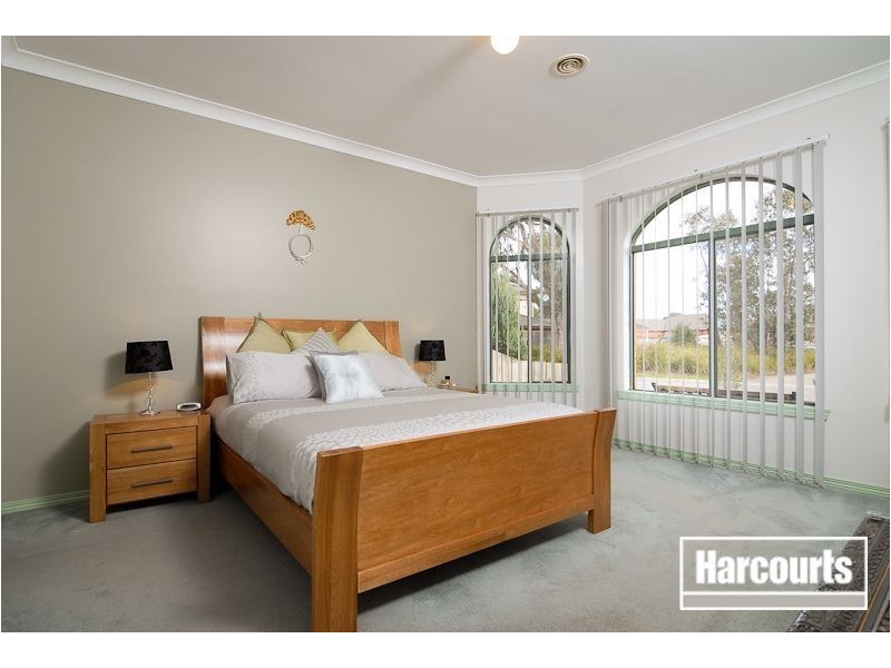 8 Durack Avenue, Lynbrook VIC 3975